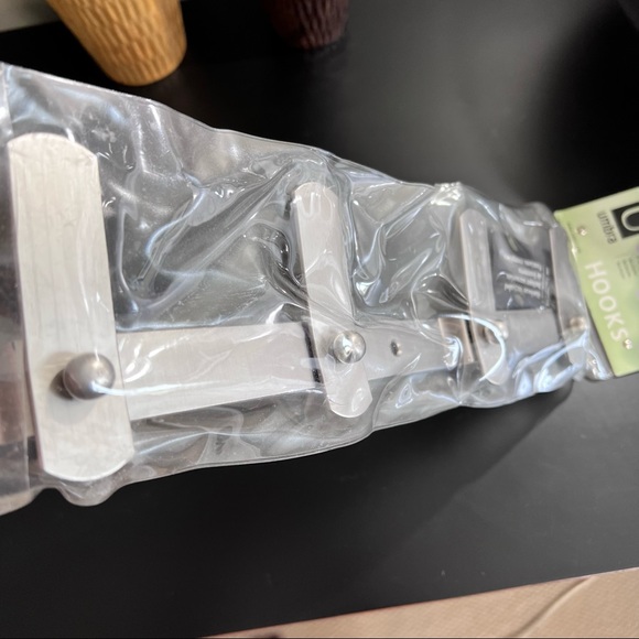 NWT Umbra Ferro Multiple 4 hook wall mount. Brass with Nickel Finish - Picture 3 of 8